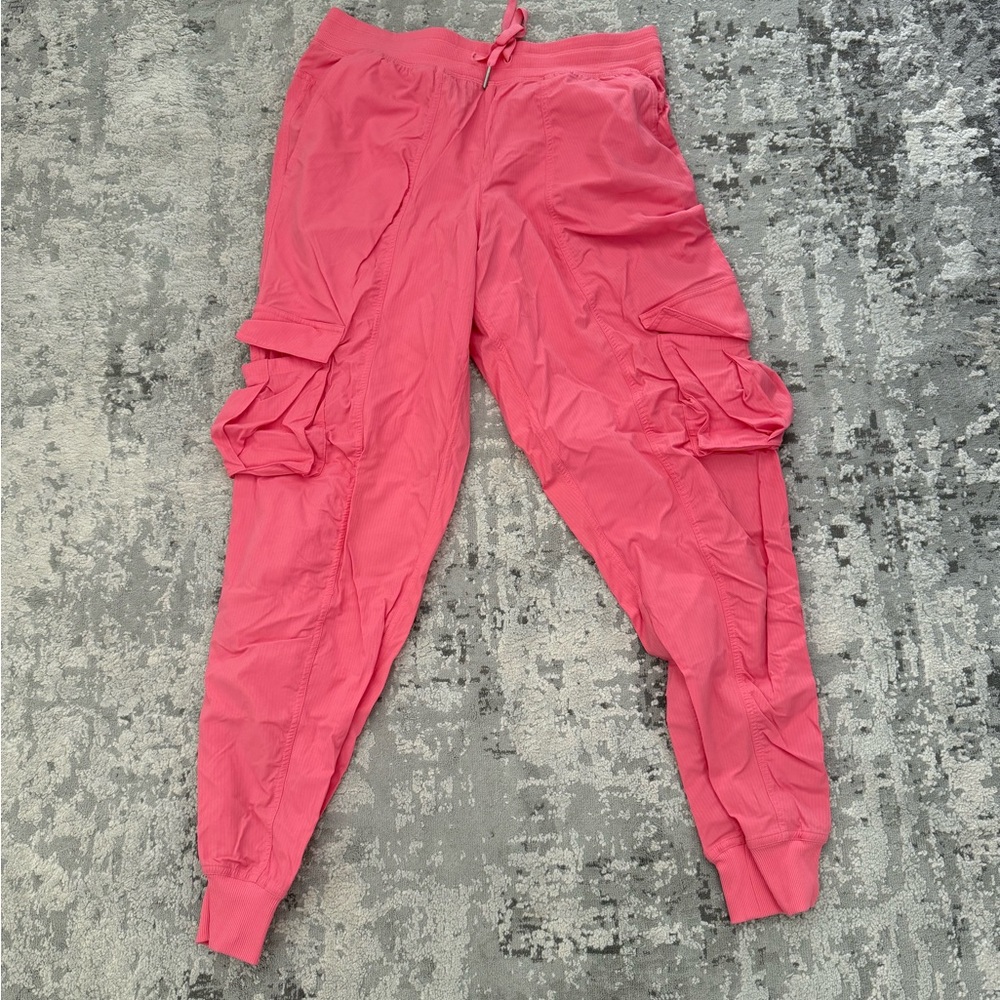 EUC lululemon dance studio cargo jogger size M in Sakura pink
